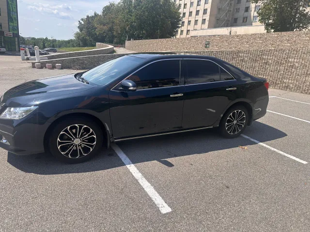 Toyota Camry - фото 3