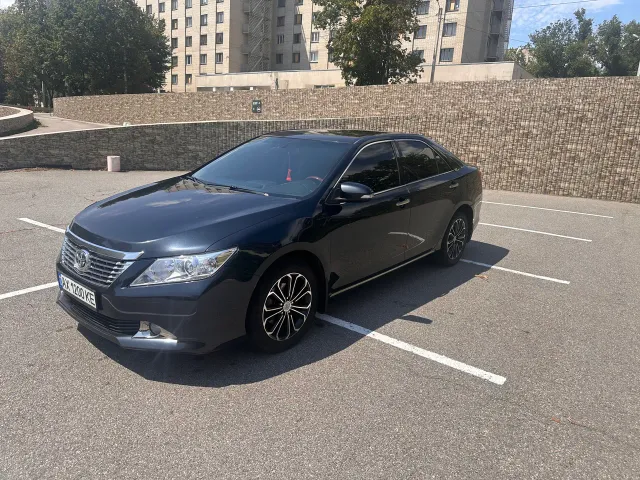 Toyota Camry - фото 2