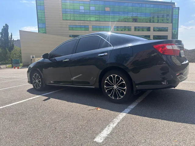 Toyota Camry - фото 4