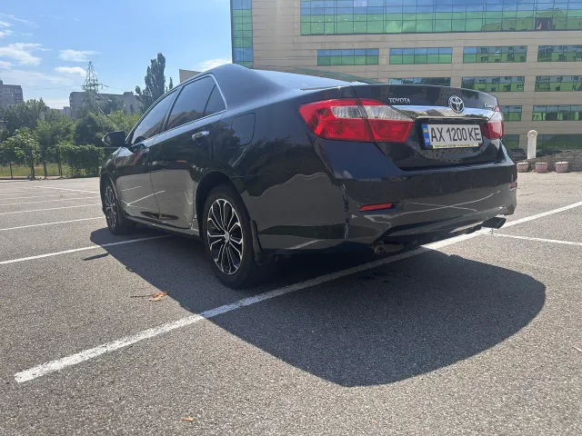 Toyota Camry - фото 5