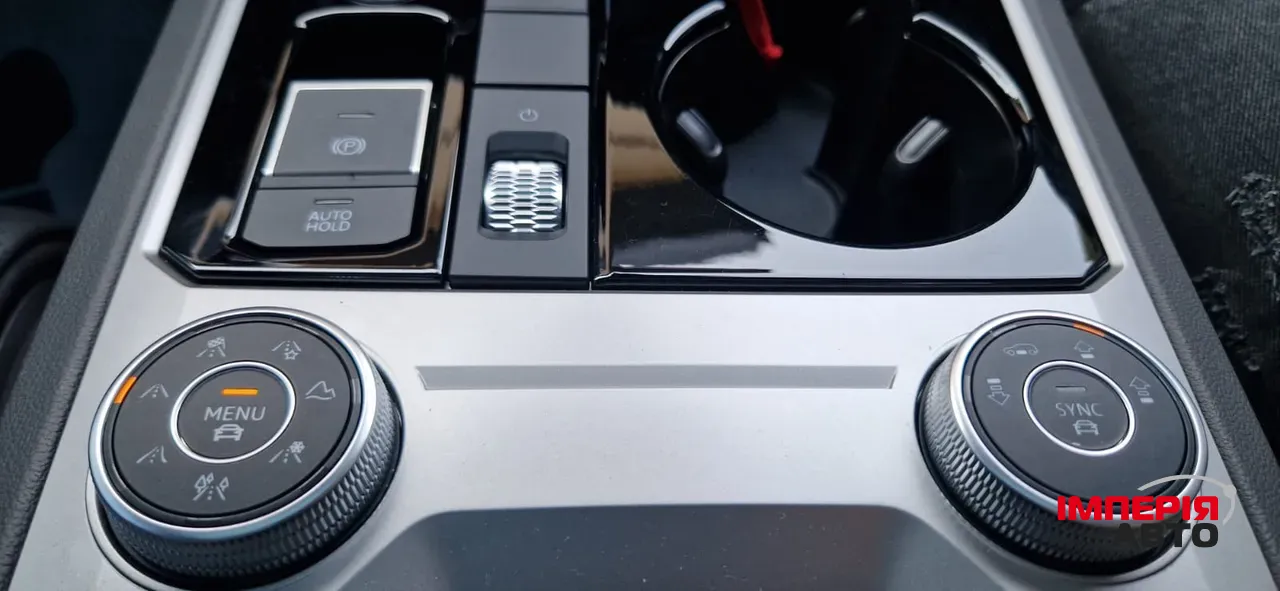 Volkswagen Touareg - фото 14