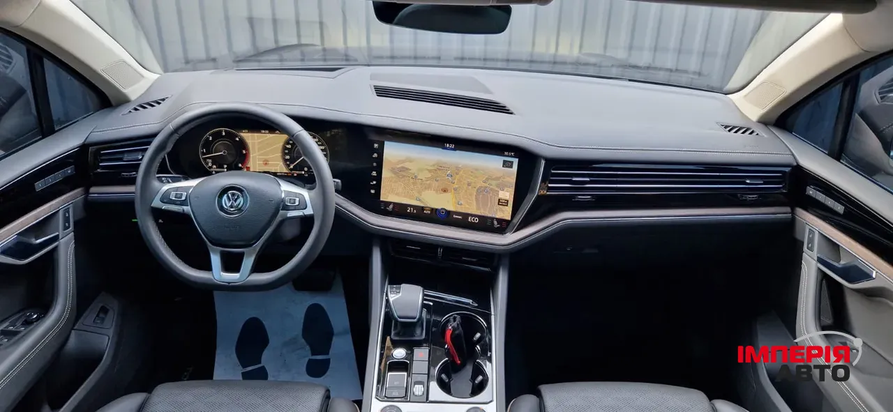 Volkswagen Touareg - фото 8