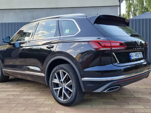 Volkswagen Touareg - фото 4