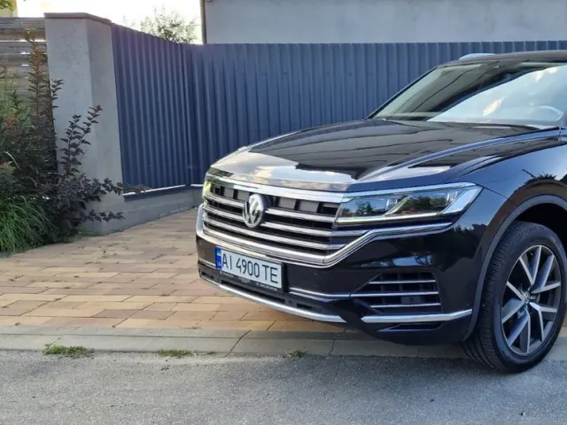 Volkswagen Touareg - фото 1