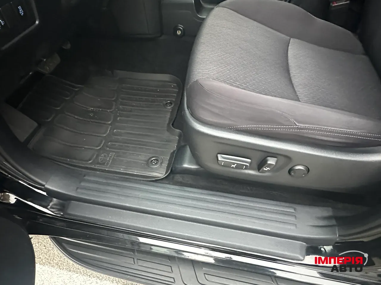 Toyota Land Cruiser Prado - фото 26