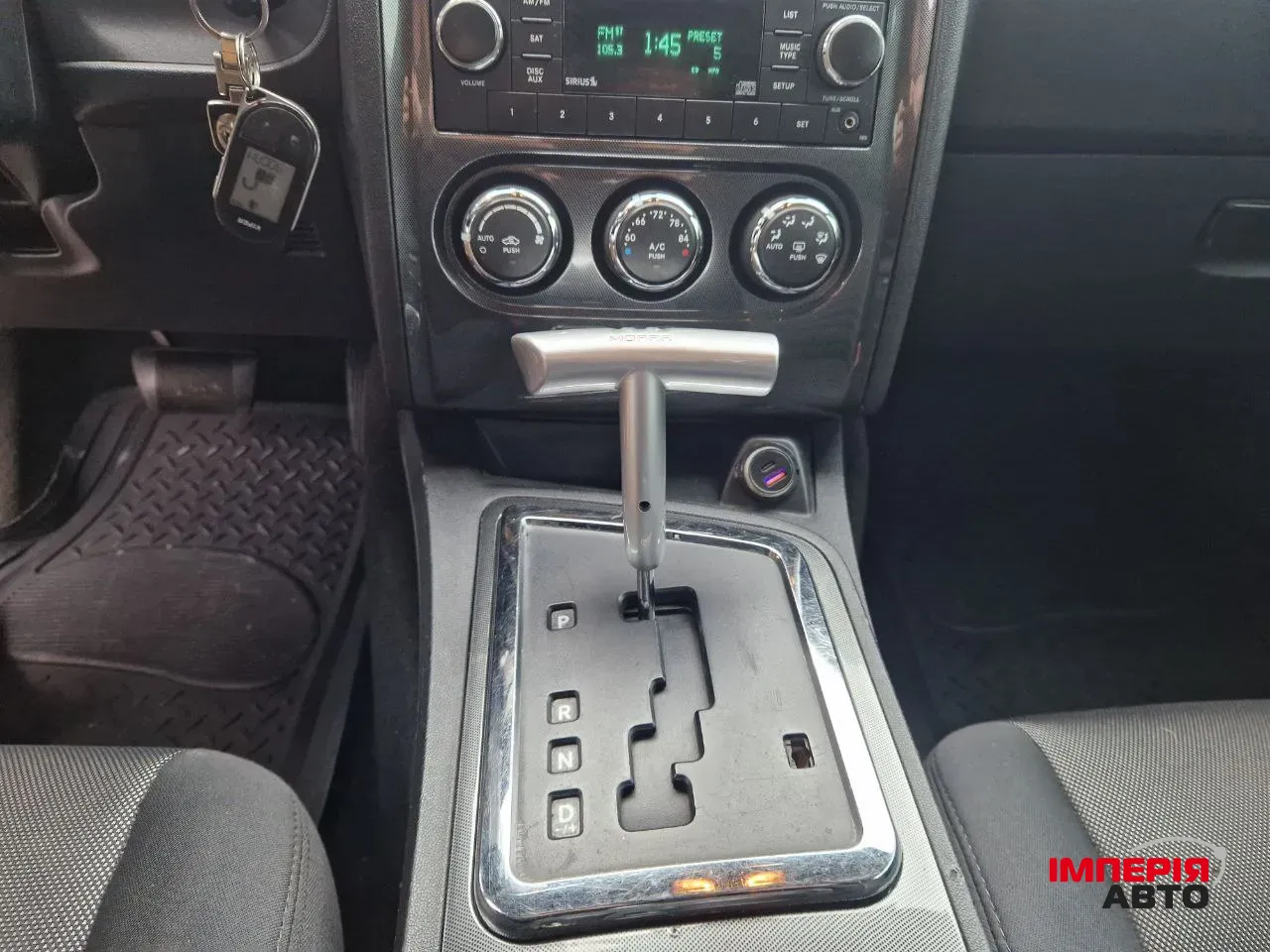 Dodge Challenger - фото 11