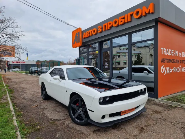 Dodge Challenger - фото 1