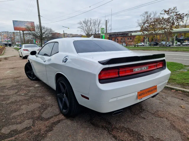 Dodge Challenger - фото 5