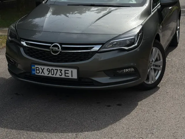 Opel Astra - фото 1