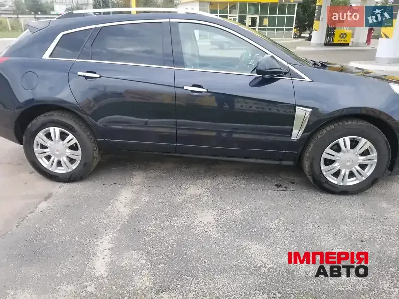 Cadillac SRX - фото 2