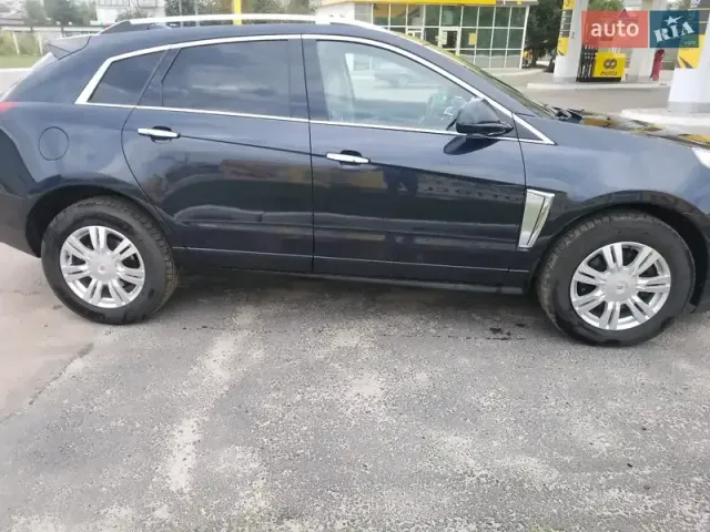 Cadillac SRX - фото 2