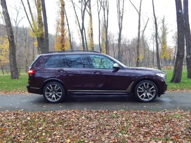 BMW X7 - фото 3