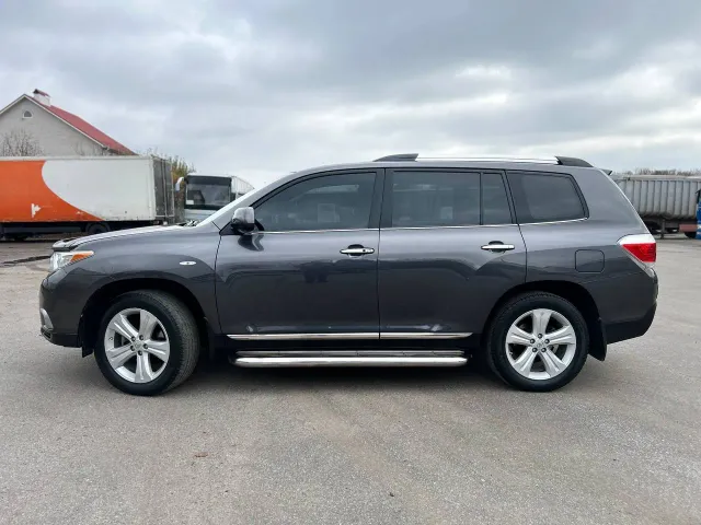 Toyota Highlander - фото 2
