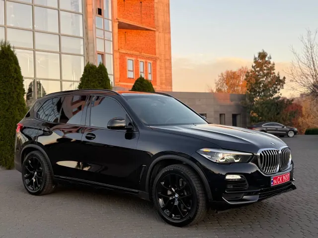 BMW X5 - фото 1