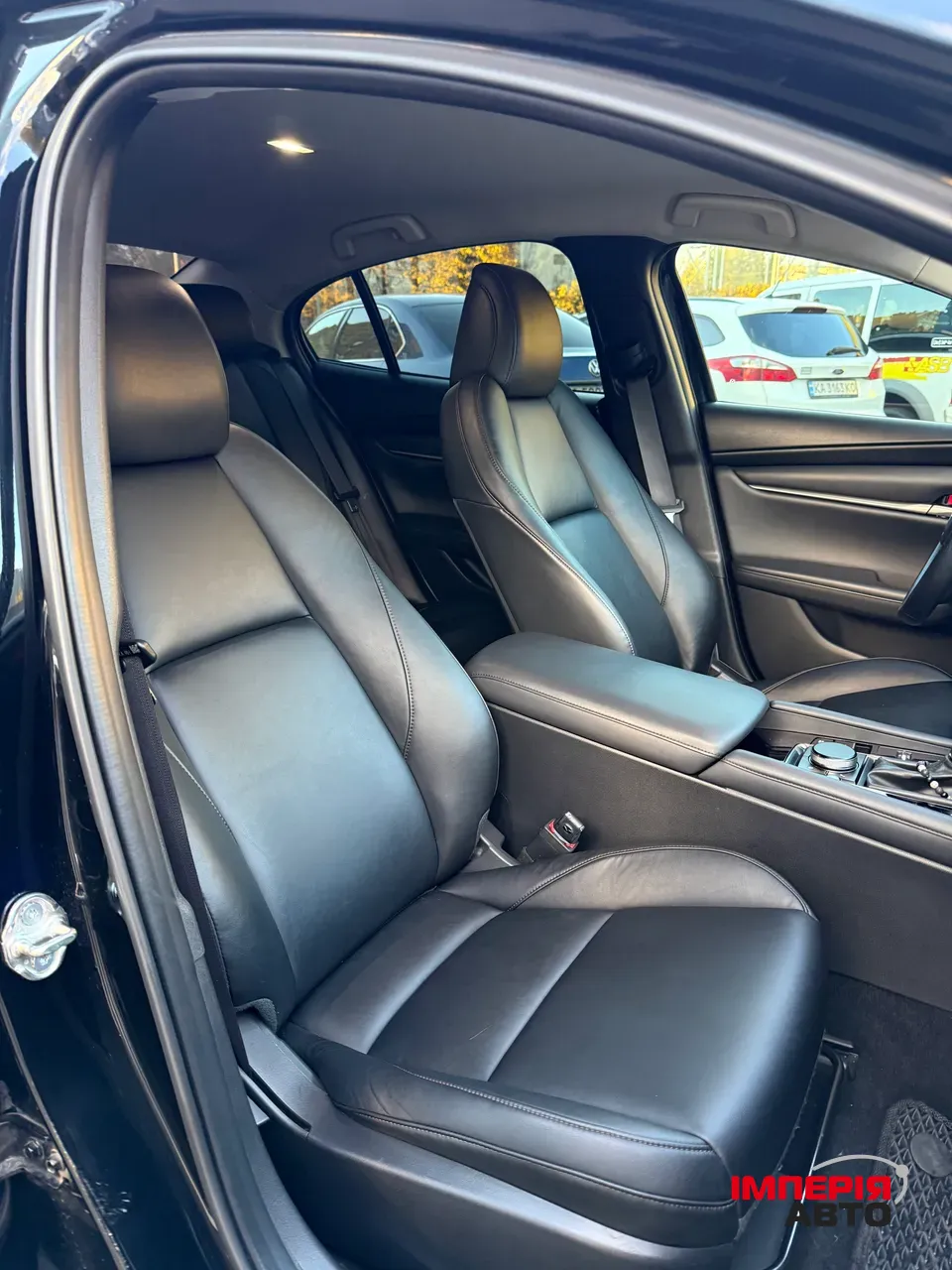 Mazda 3 - фото 8