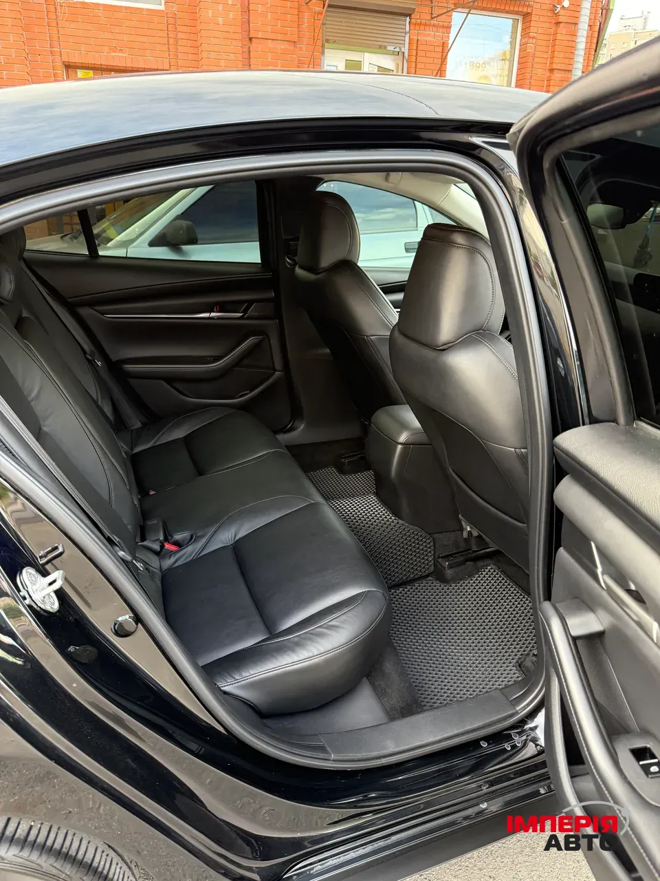 Mazda 3 - фото 9