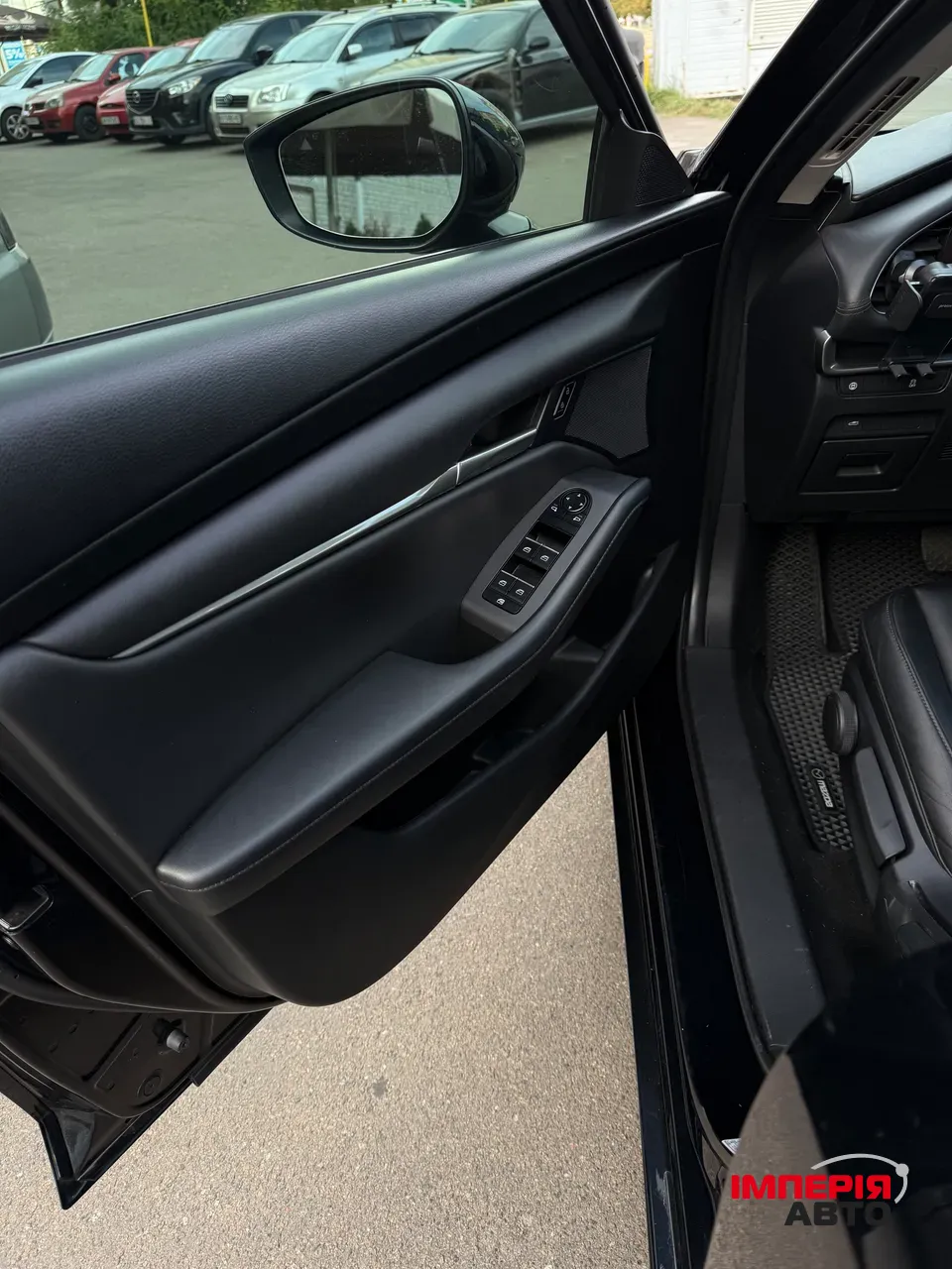 Mazda 3 - фото 10