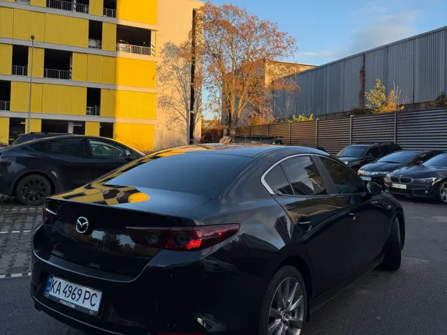 Mazda 3 - фото 5