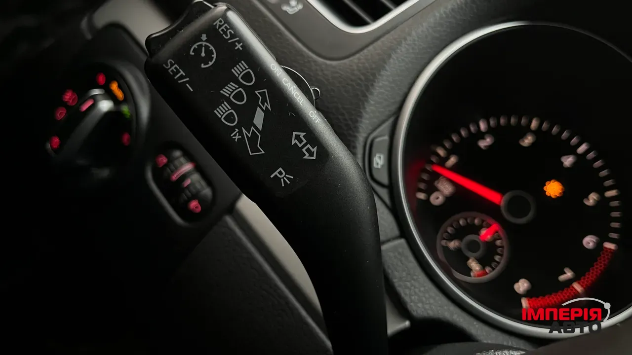 Volkswagen Golf - фото 18