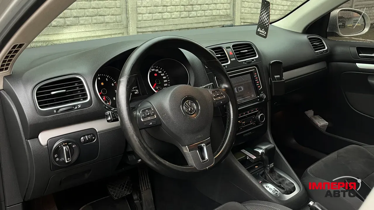 Volkswagen Golf - фото 11