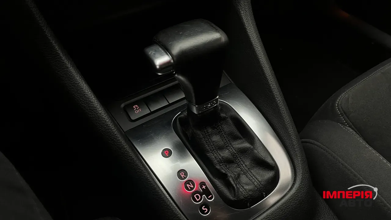 Volkswagen Golf - фото 16