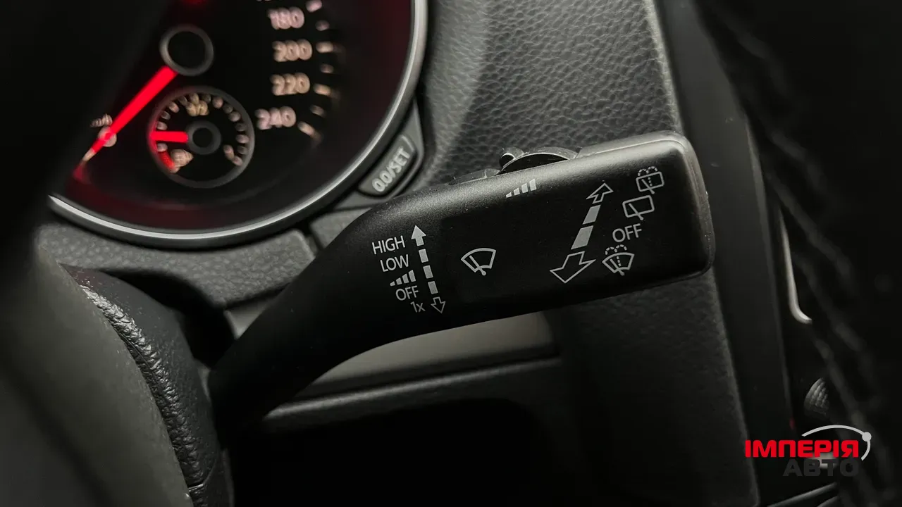 Volkswagen Golf - фото 17