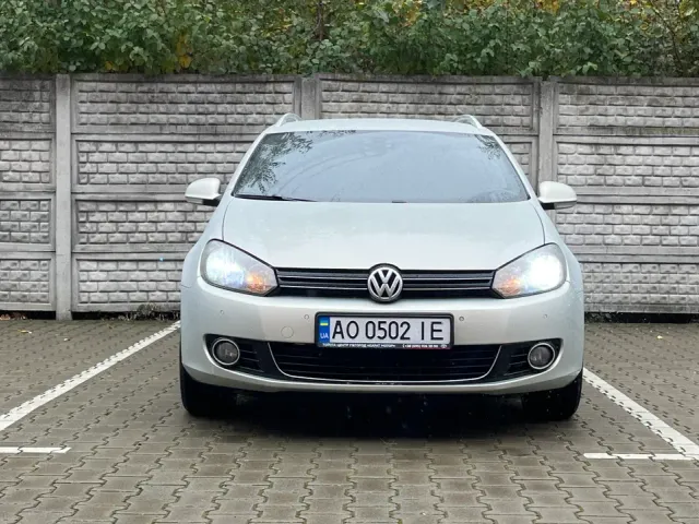 Volkswagen Golf - фото 3