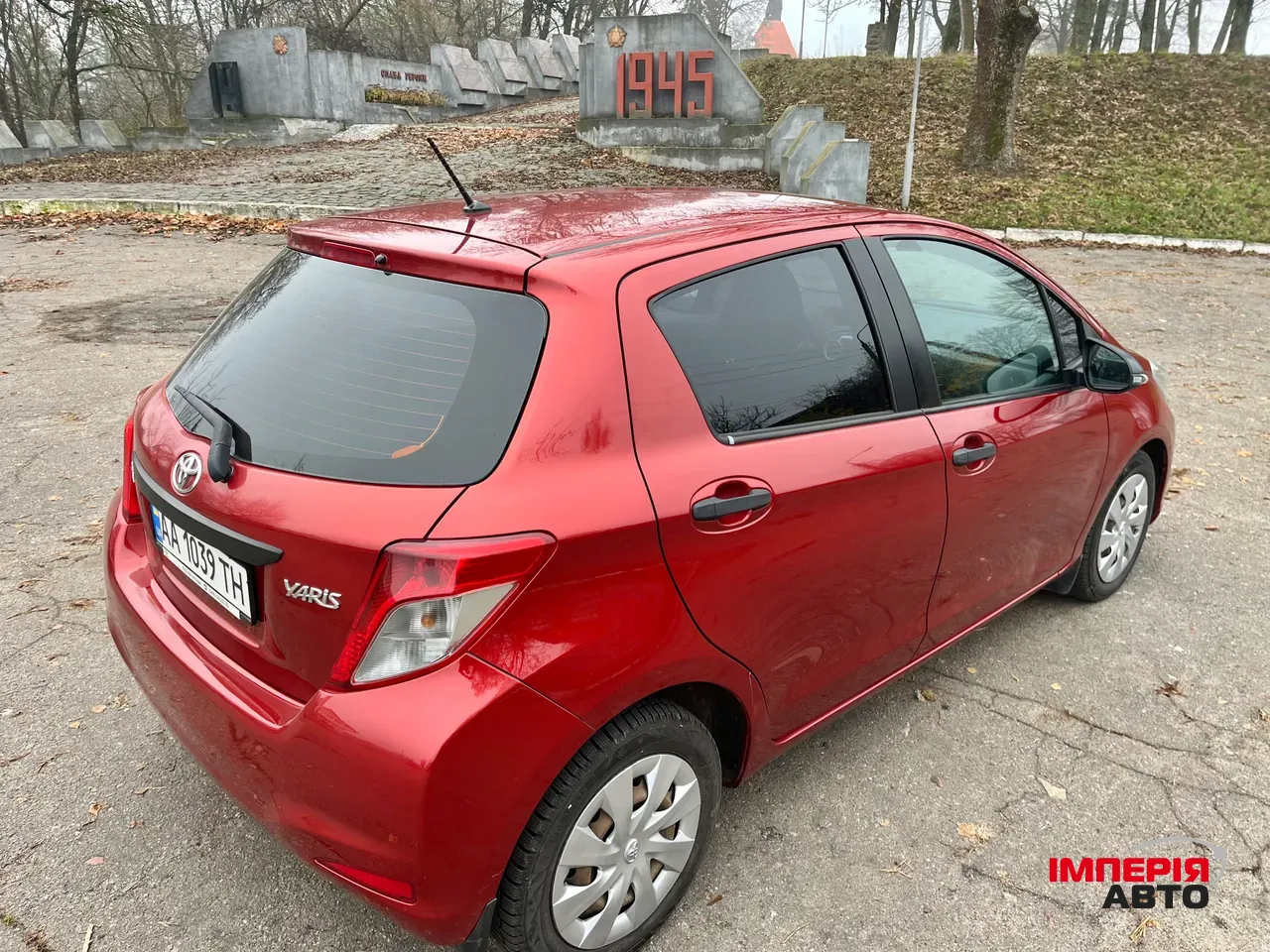 Toyota Yaris - фото 2