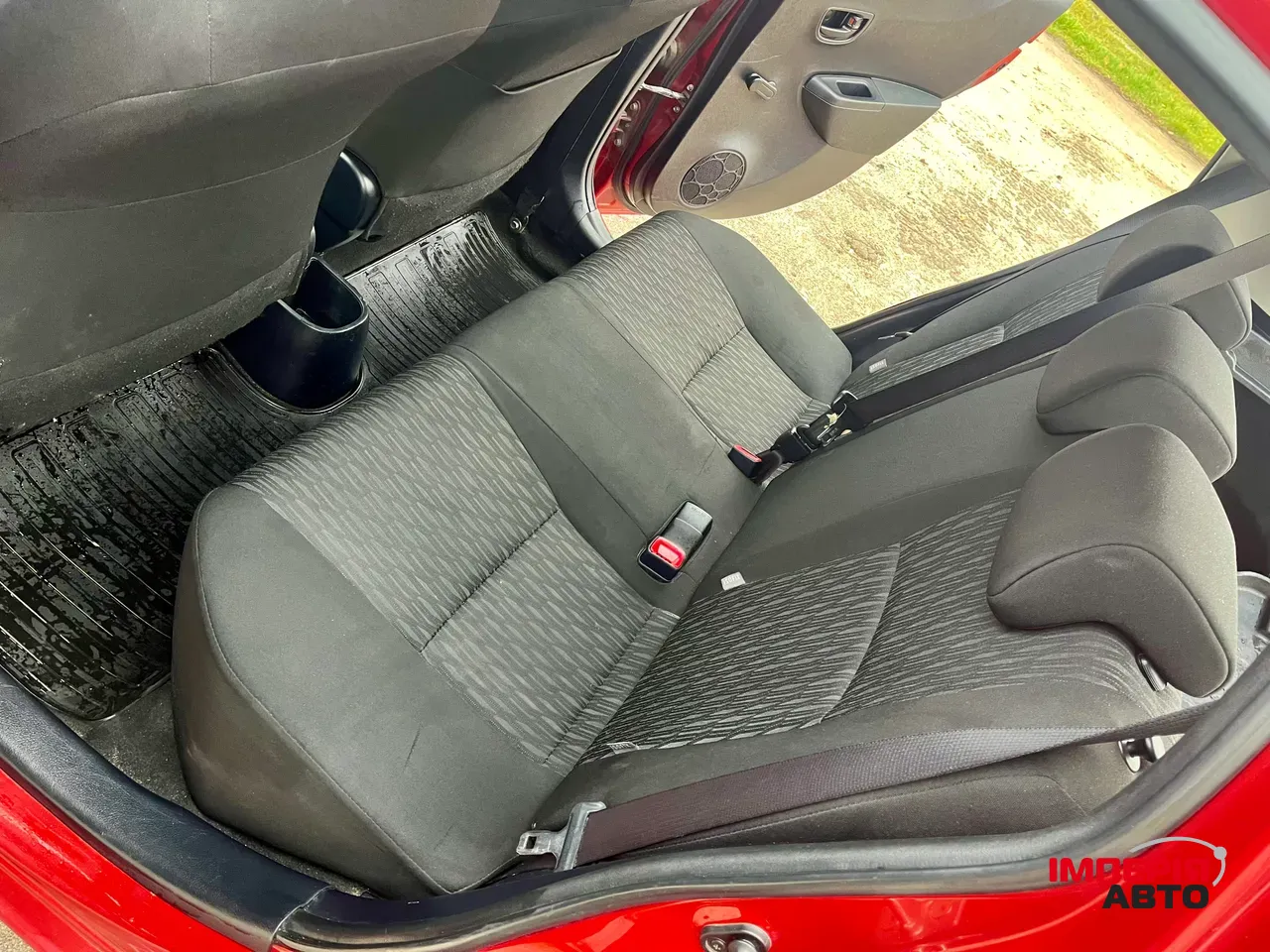 Toyota Yaris - фото 25