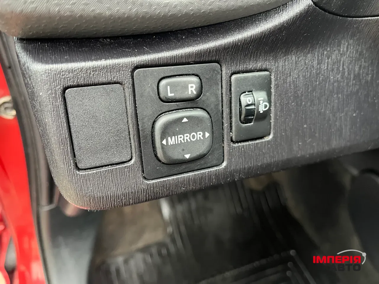 Toyota Yaris - фото 19