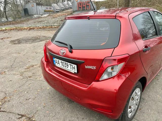 Toyota Yaris - фото 3