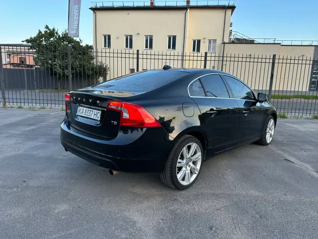 Volvo S60 - фото 2