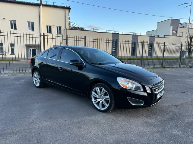 Volvo S60 - фото 3