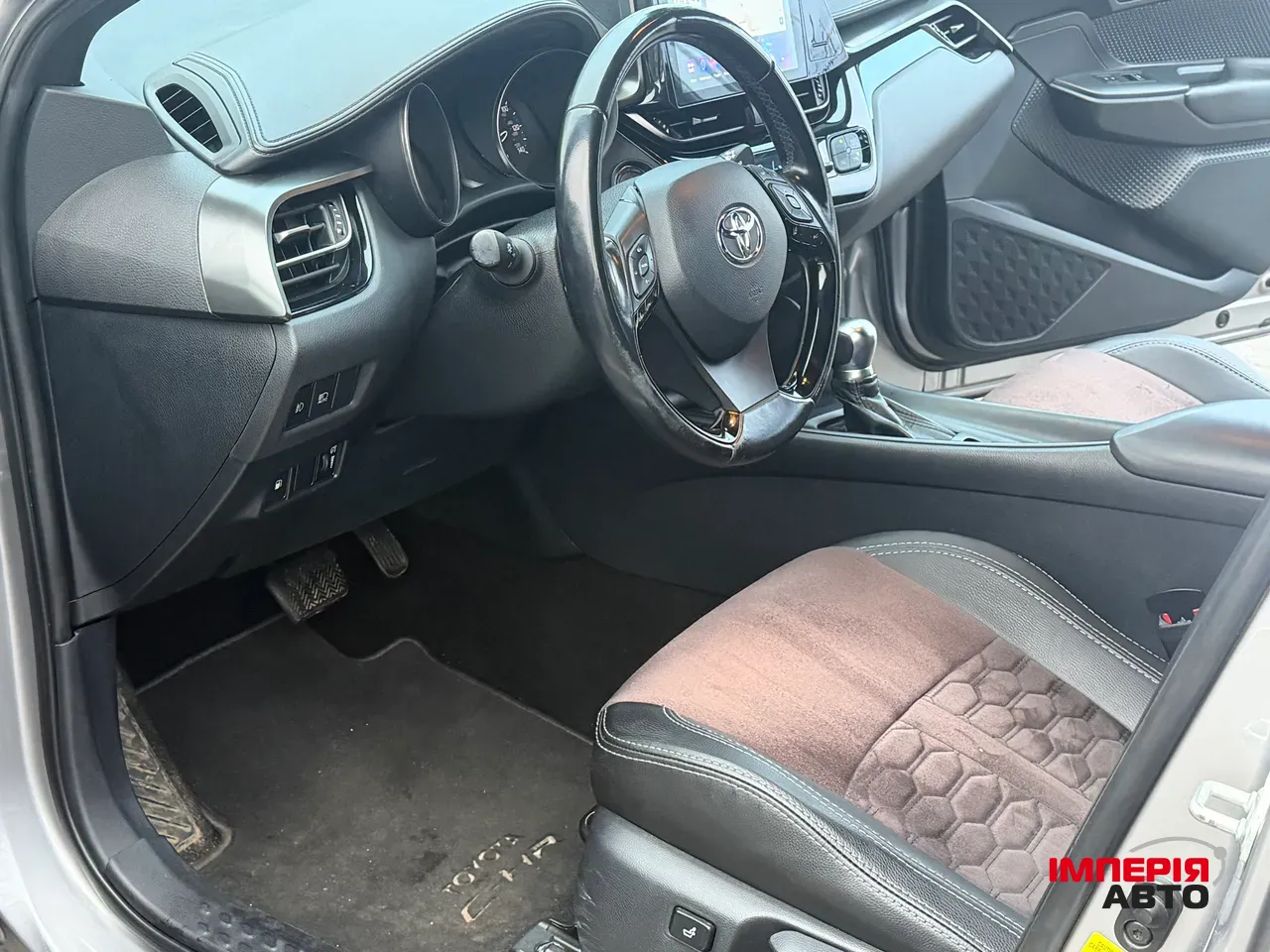 Toyota C-HR - фото 10