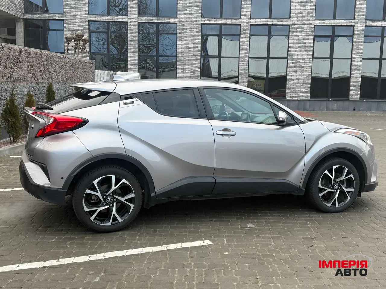 Toyota C-HR - фото 19