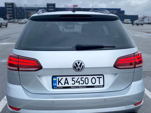 Volkswagen Golf - фото 4