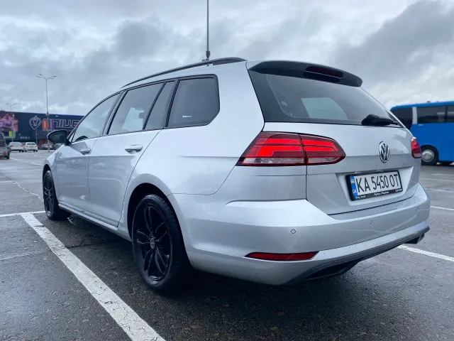 Volkswagen Golf - фото 3