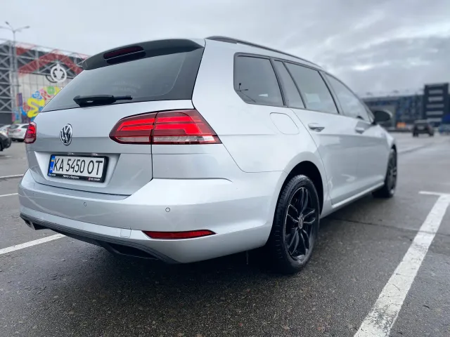 Volkswagen Golf - фото 5