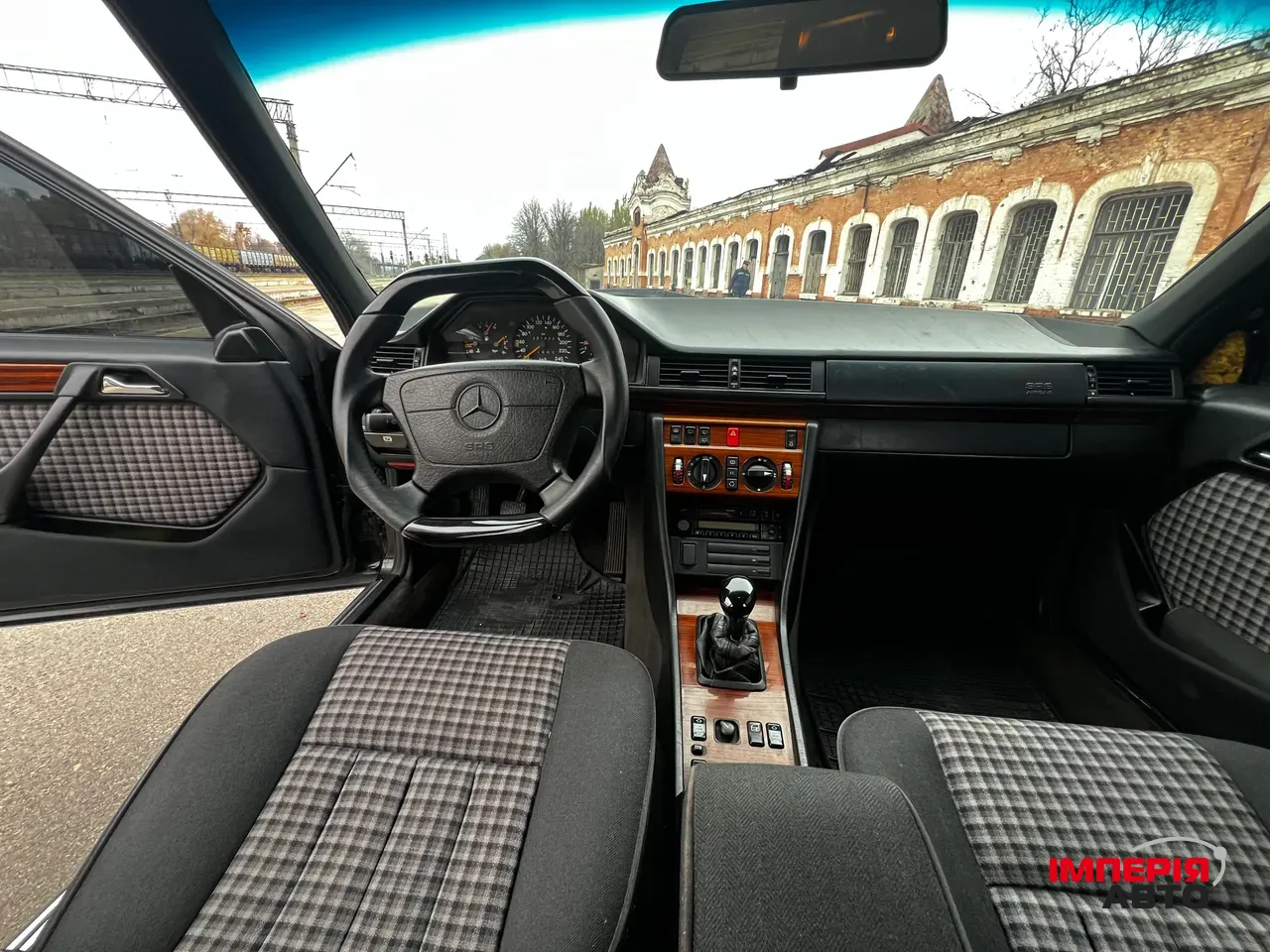 Mercedes-Benz E-Класс - фото 19