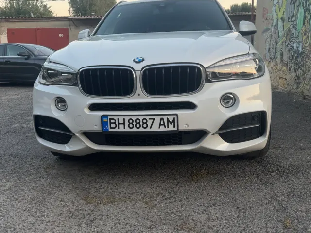 BMW X5 - фото 1
