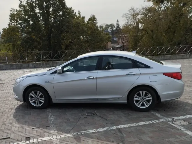 Hyundai Sonata - фото 4