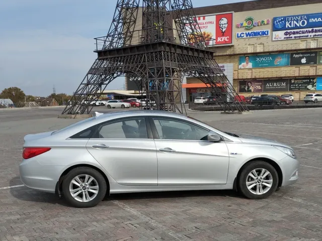 Hyundai Sonata - фото 1