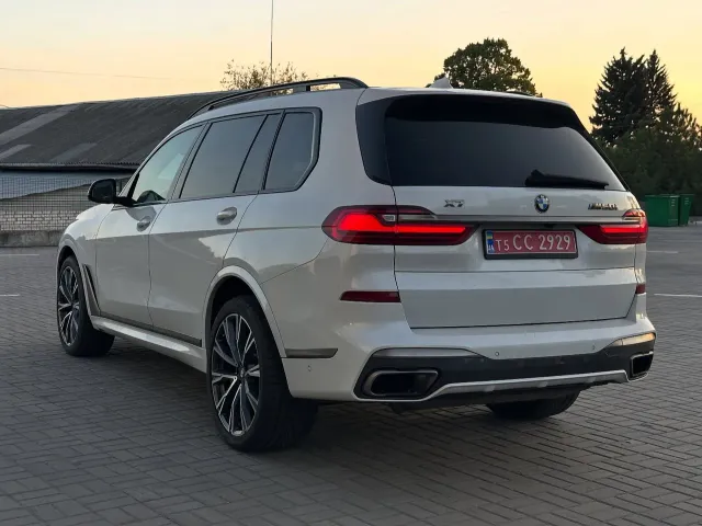 BMW X7 - фото 4