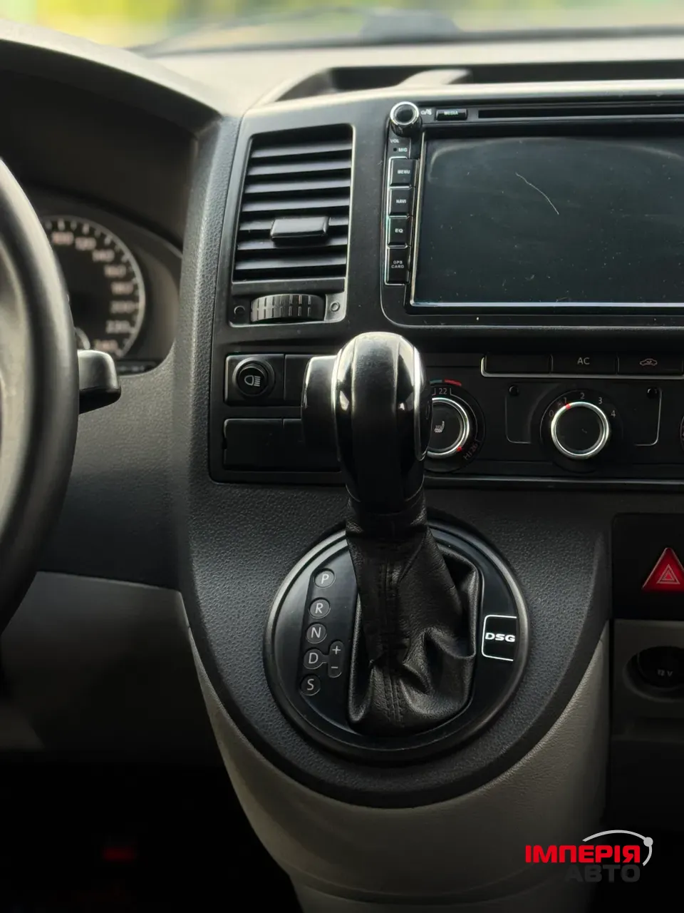 Volkswagen Transporter - фото 18