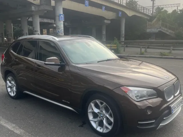 BMW X1 - фото 1