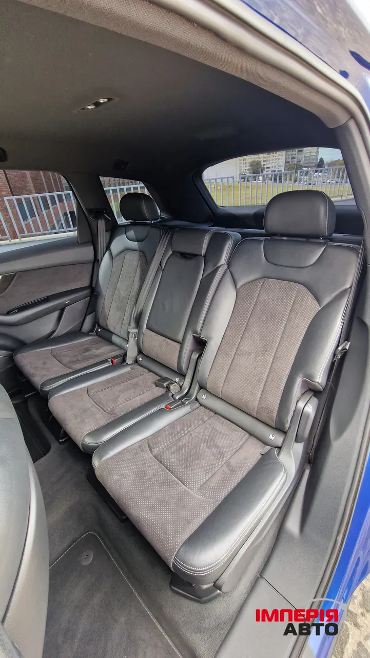 Audi Q7 - фото 25