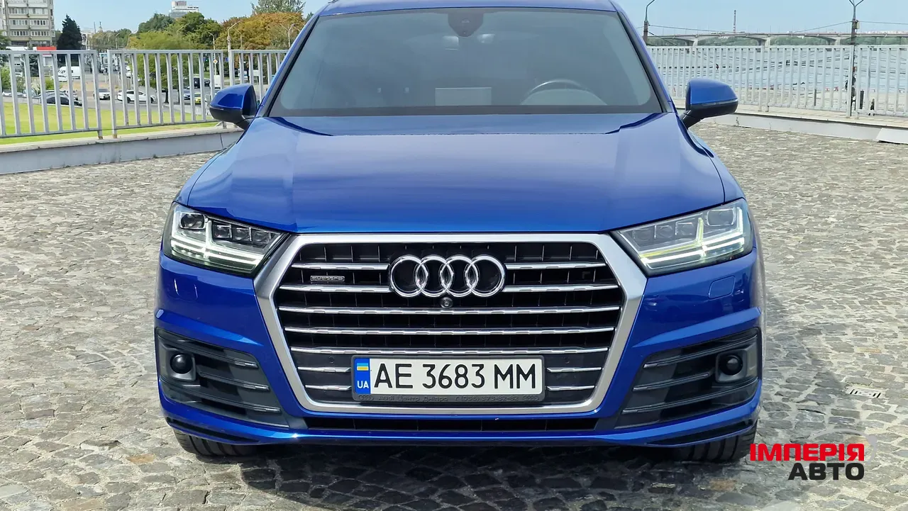 Audi Q7 - фото 12
