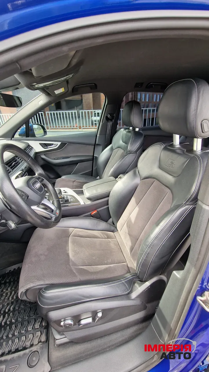 Audi Q7 - фото 28