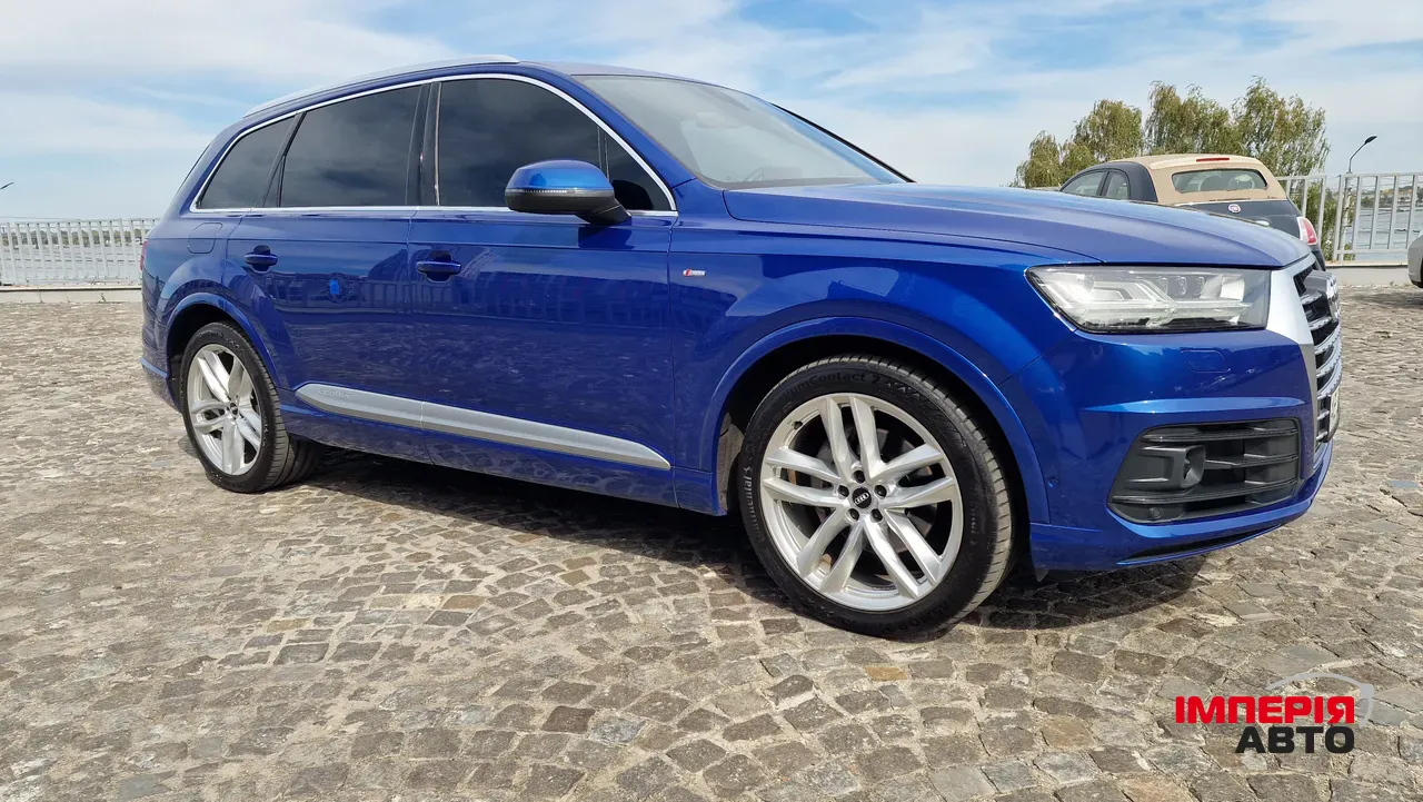 Audi Q7 - фото 10