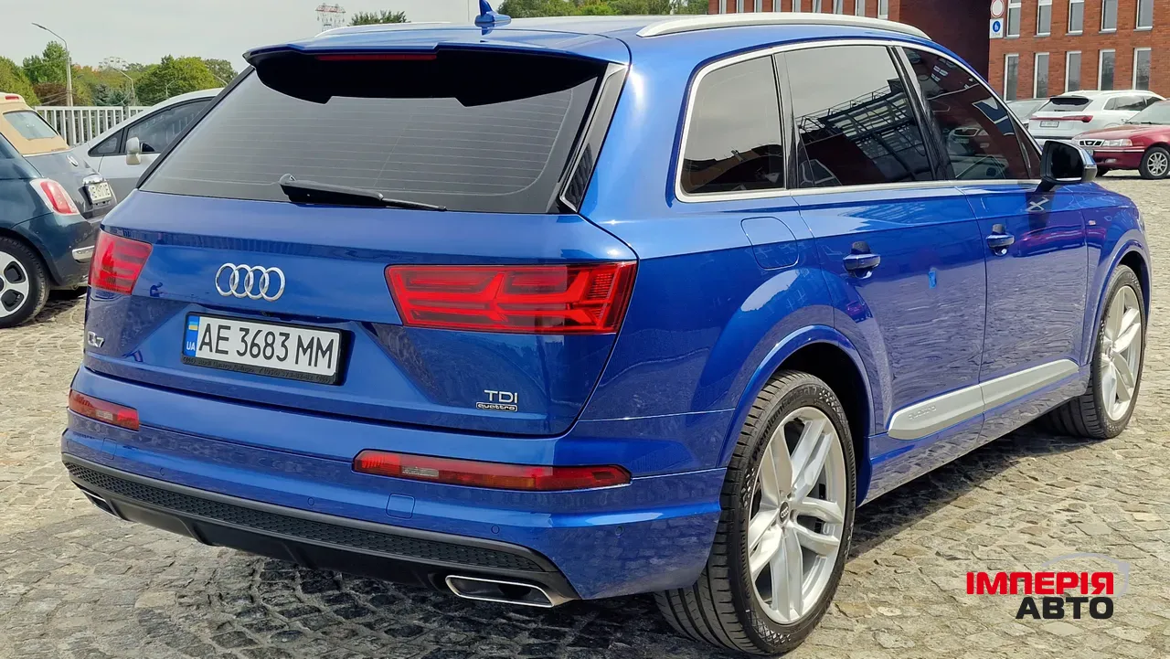 Audi Q7 - фото 7